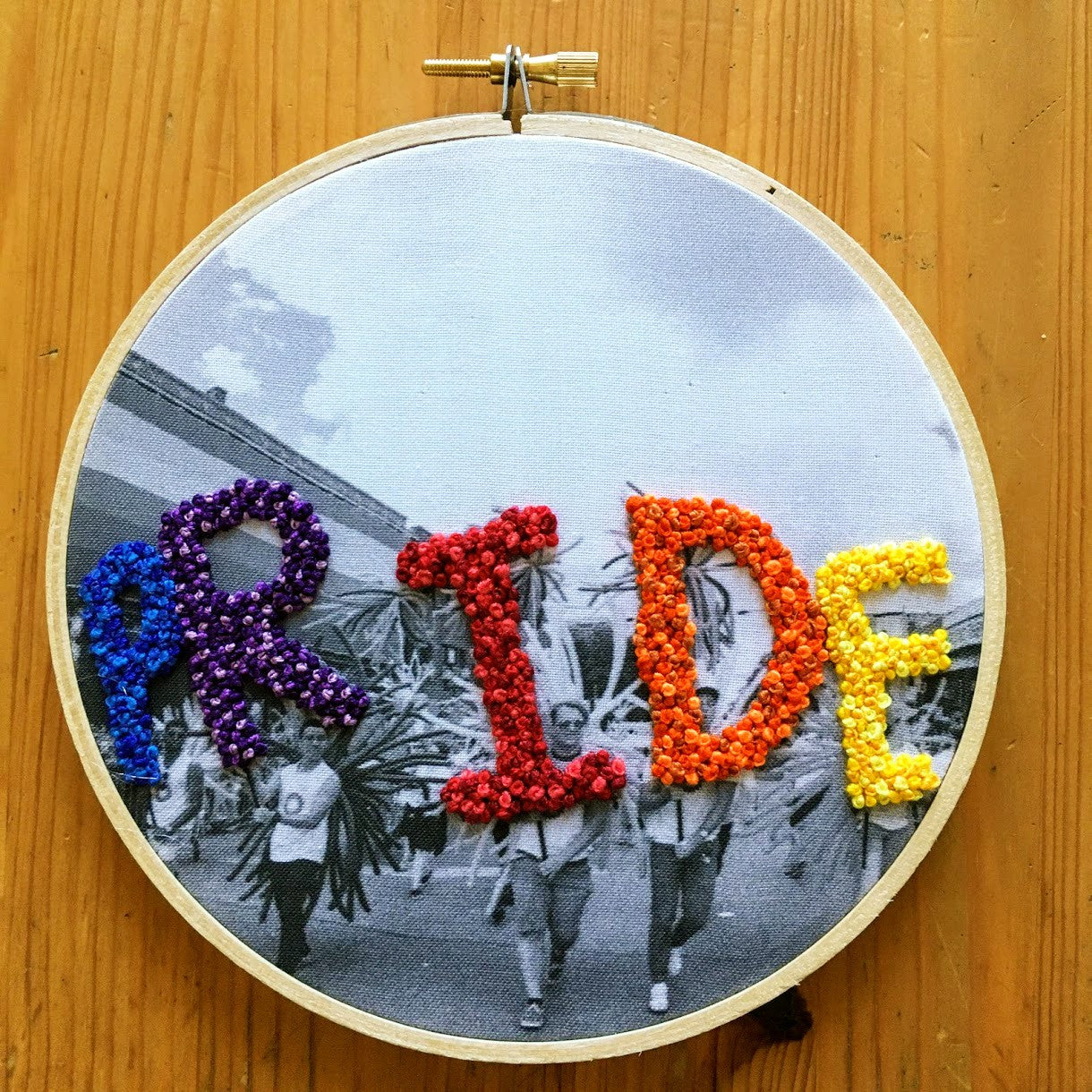 kit broderie débutant - PRIDE The Comptoir